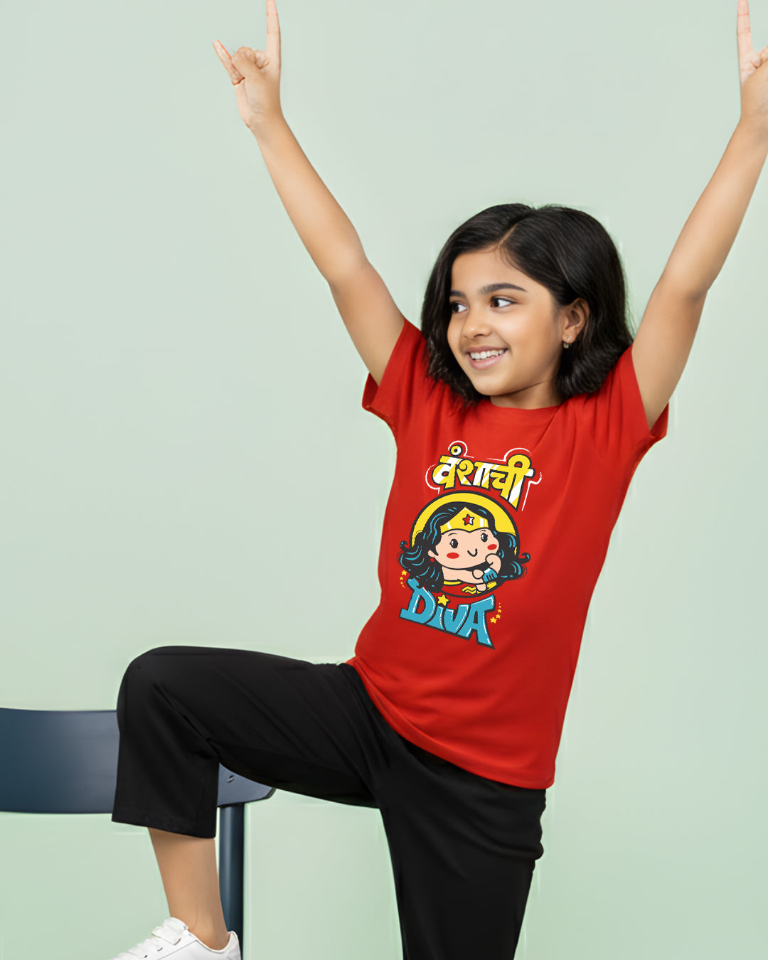 Vaunshachi Diva - Red - Girls T-shirt